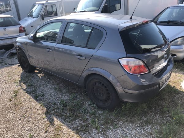 Opel Astra berlina 3 serie